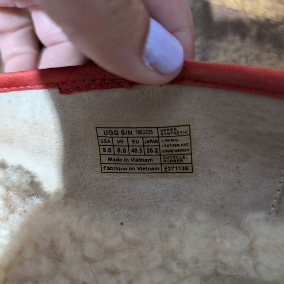 UGG red sparkle flats size 9.5 - Picture 8 of 9